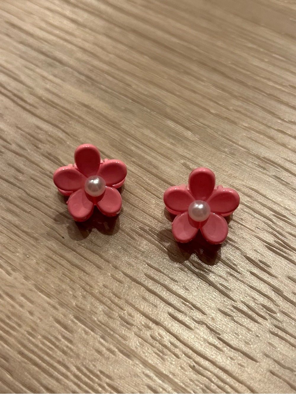 Set of 2 Petal Pink With Pearl Center Mini Hair Clips - Hair Accessories